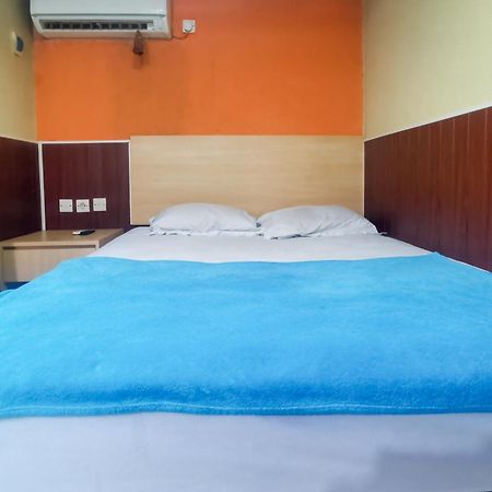 Hotel Container Inn Mitra Reddoorz Gadok Kültér fotó