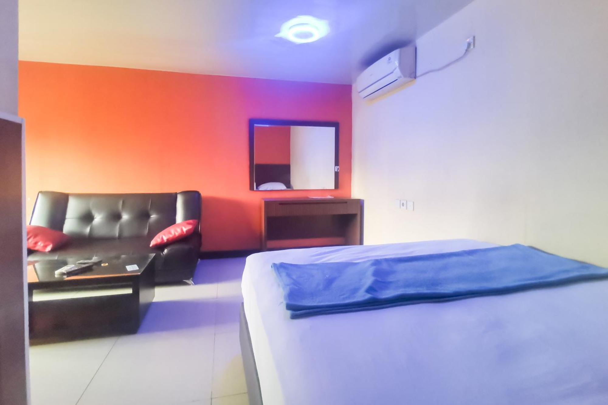 Hotel Container Inn Mitra Reddoorz Gadok Kültér fotó