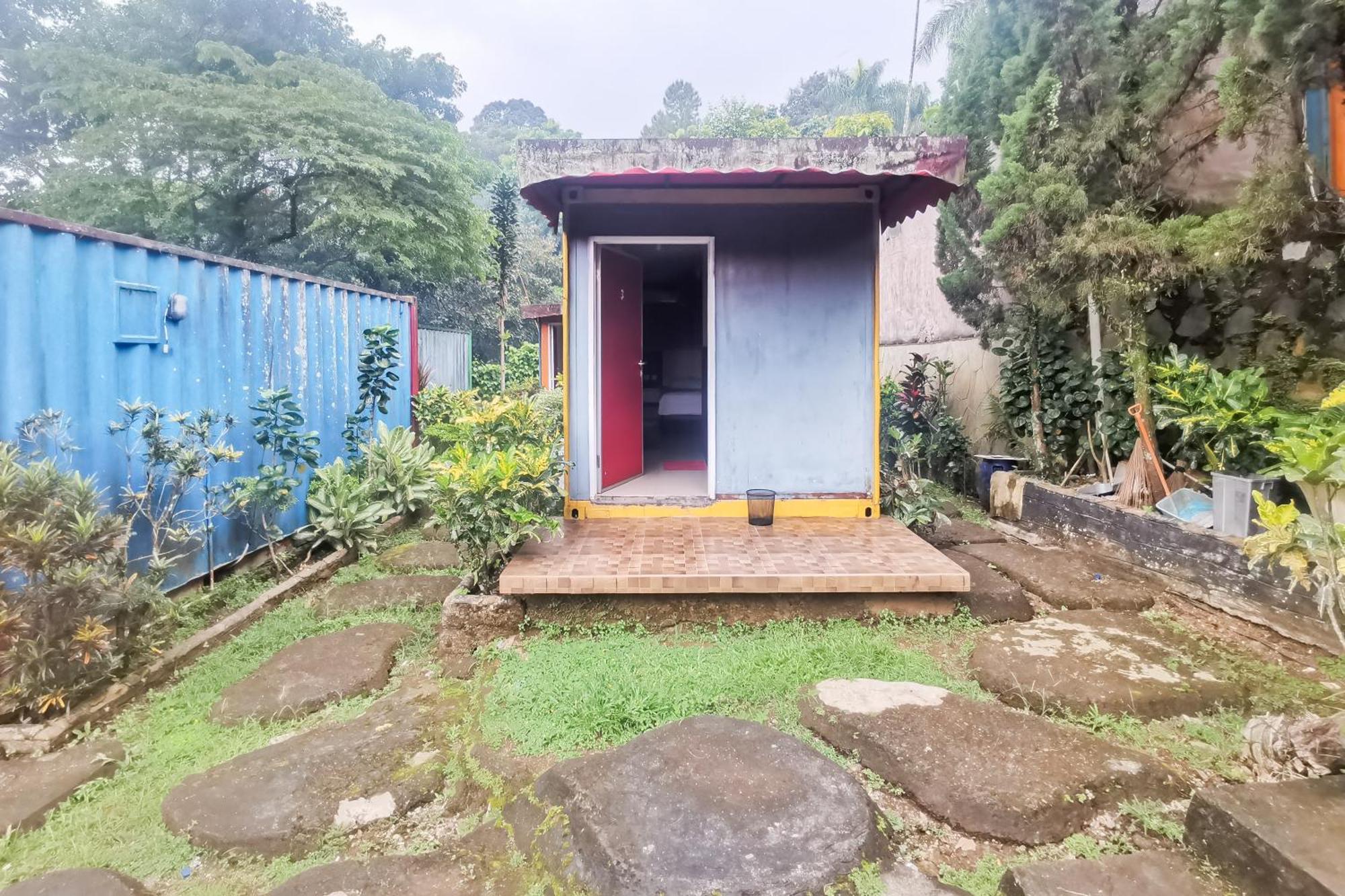 Hotel Container Inn Mitra Reddoorz Gadok Kültér fotó